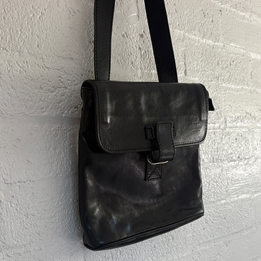 Black Leather made in Italy Crossbody Bag - Classic Minimal Design